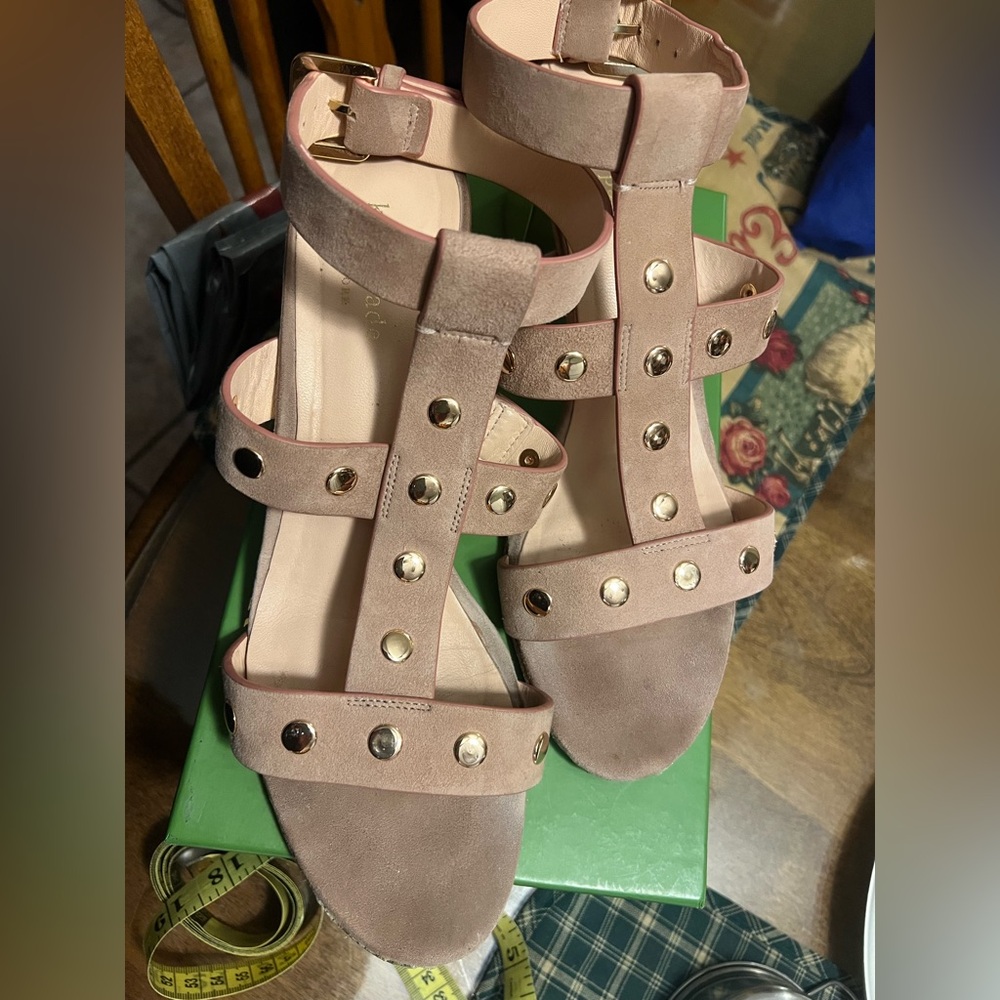 Kate Spade Gold Studded Taupe Sandals
Size 11M